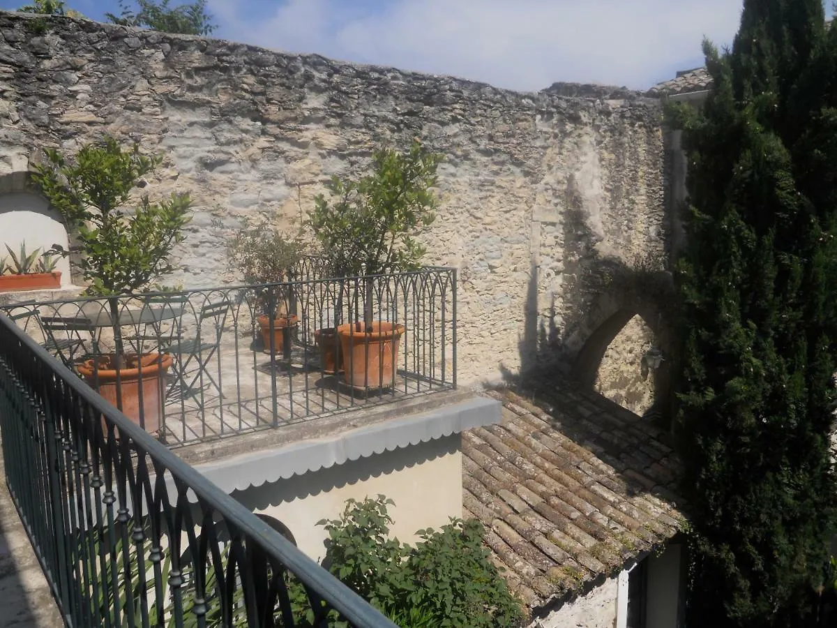 Bel Appartement Dans Cloitre Arbore Villeneuve-les-Avignon Apartment